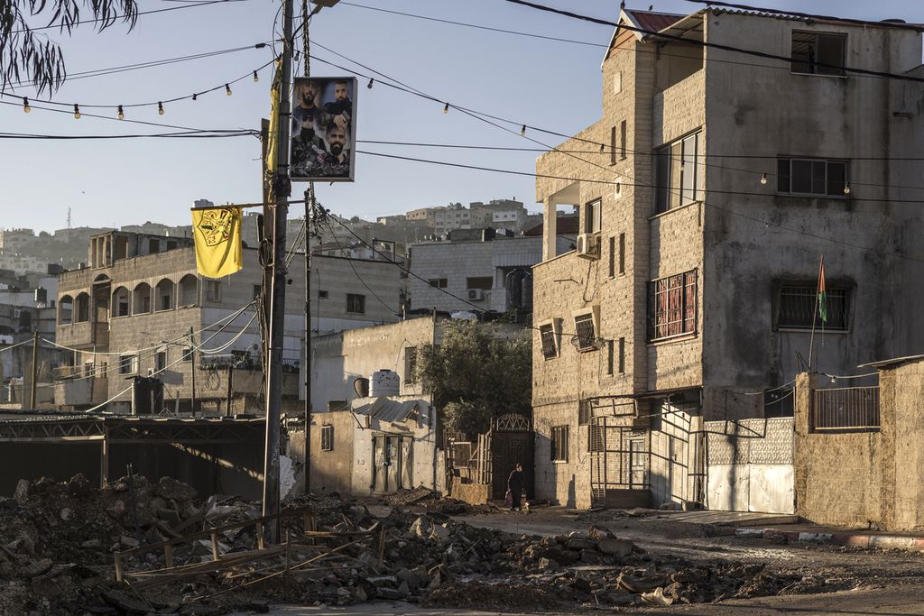 Foto pada 15 Desember 2023 pagi memperlihatkan kondisi kamp pengungsi Jenin di wilayah pendudukan Israel di Tepi Barat setelah penggerebekan oleh militer Israel selama beberapa hari. 