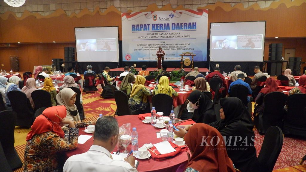 Rapat Kerja Daerah Program Bangga Kencana Provinsi Kalimantan Selatan Tahun 2023 dengan tema "Bergerak Meningkatkan Kolaborasi dan Sinergitas untuk Pencapaian Program Bangga Kencana dan Percepatan Penurunan Stunting di Kalimantan Selatan" di Banjarmasin, Rabu (15/2/2023).