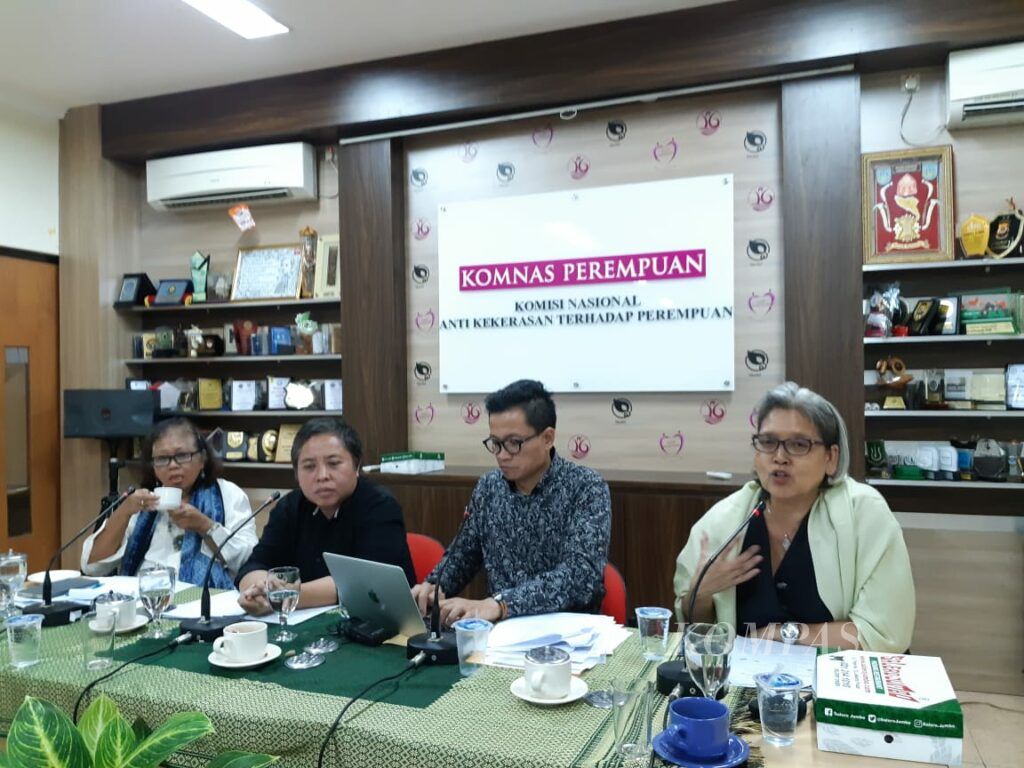 Panitia Seleksi (Pansel) untuk Pemilihan Anggota Komisi Paripurna Komisi Nasional Anti Kekerasan terhadap Perempuan (Komnas Perempuan) Periode 2020-2024, menjelaskan proses seleksi anggota komisi tersebut, Selasa (28/5/2019) di Kantor Komnas Perempuan Jakarta.