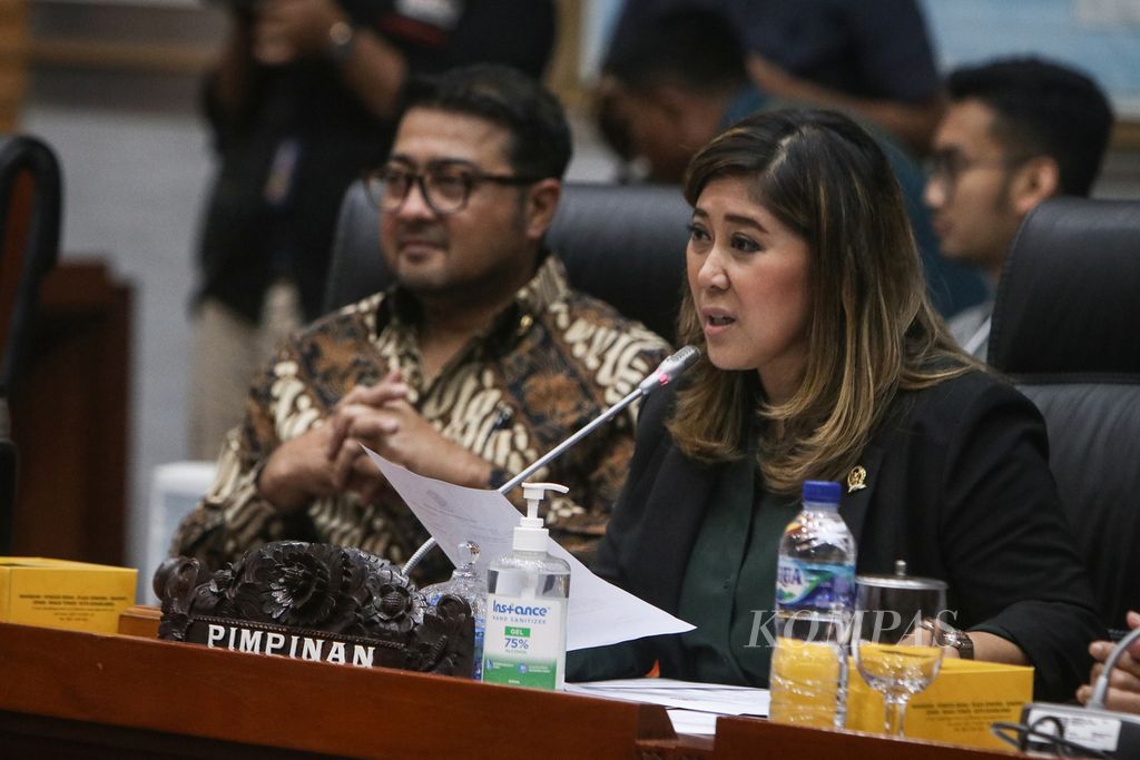 Chairperson of the Indonesian Parliament's Commission I, Meutya Hafid (on the right), led a working meeting at the Parliament Building in Jakarta on February 2, 2023. Meutya has been re-elected as a member of parliament from North Sumatra I electoral district.