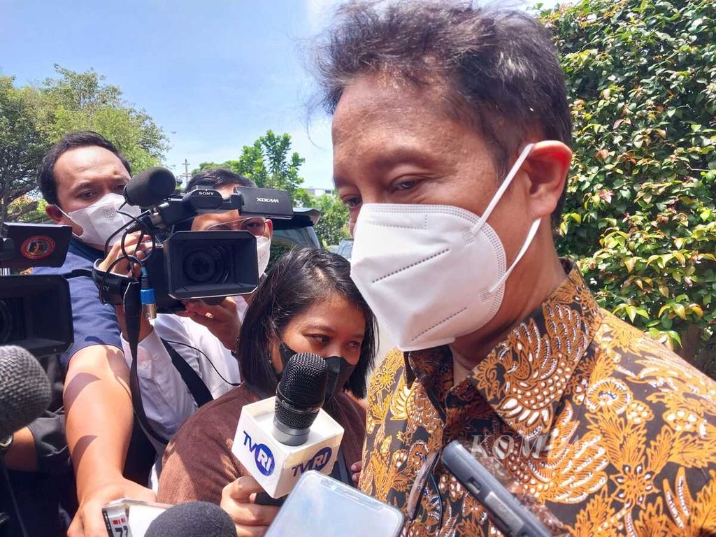Menteri Kesehatan Budi Gunadi Sadikin saat menjawab pertanyaan media di Kompleks Istana Kepresidenan, Jakarta, Senin (3/10/2022).
