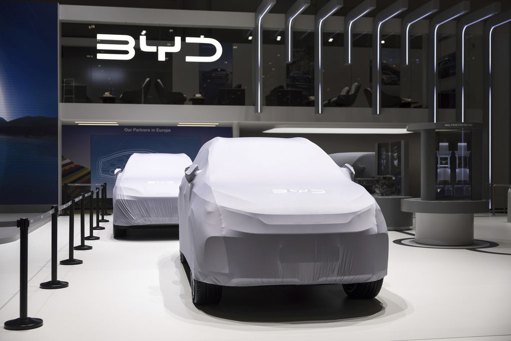 Gerai BYD di Geneva International Motor Show (GIMS) di Geneva, Swiss, pada Februari 2024.