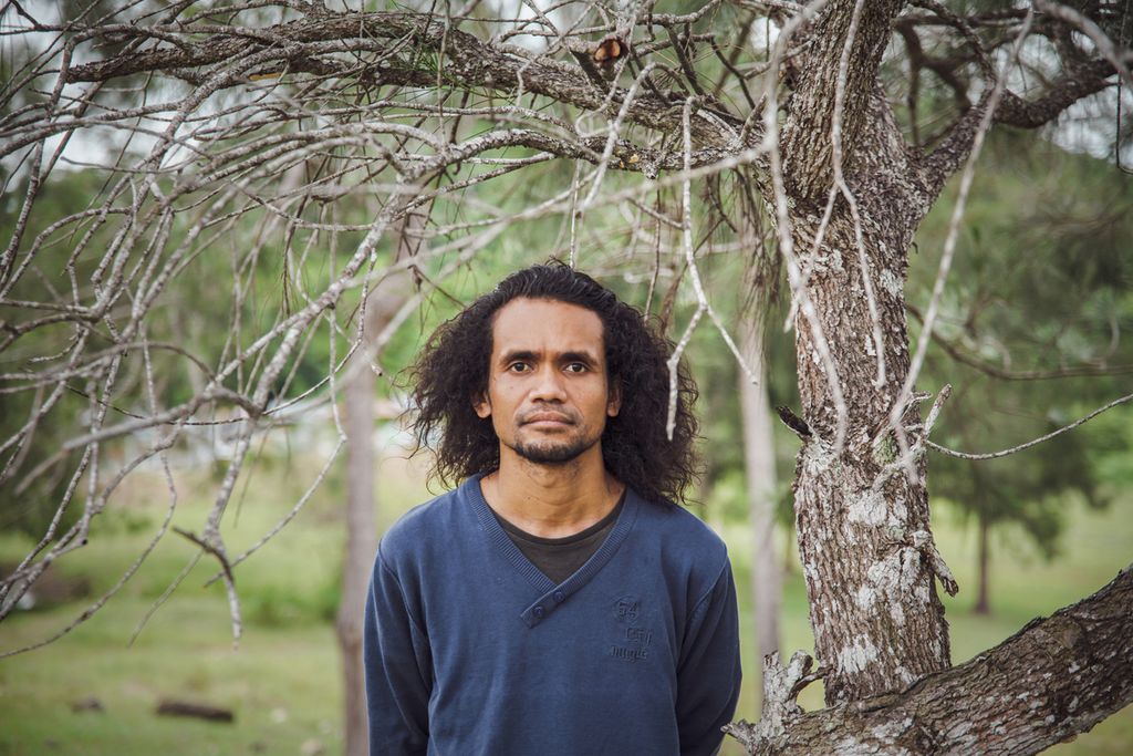 Felix Nesi, sastrawan asal Timor Tengah Utara, Nusa Tenggara Timur. Felix menulis buku <i>Orang-Orang Oetimu </i>(2019) yang mengganjarnya sebagai pemenang dalam Sayembara Menulis Novel oleh Dewan Kesenian Jakarta, 2018.