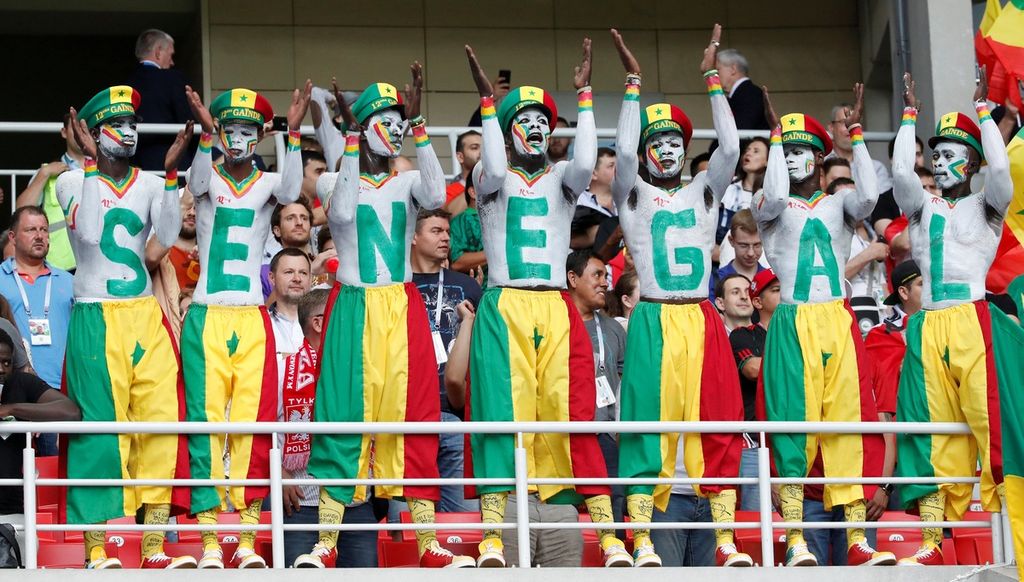 Pendukung Senegal saat laga melawan Polandia, 2018.