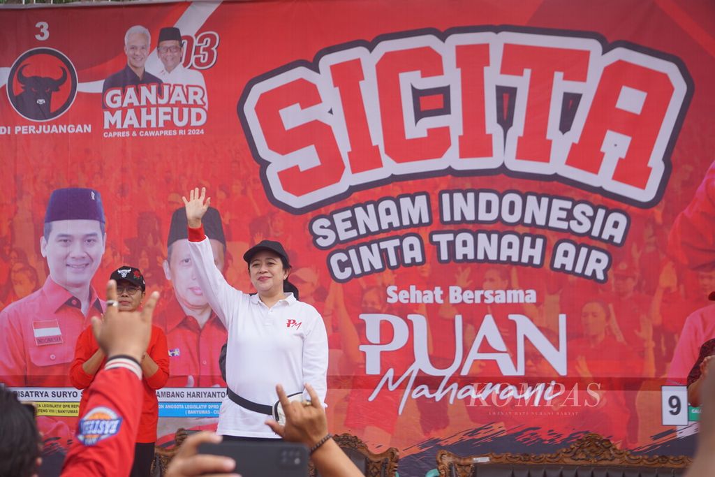 Ketua DPP PDI Perjuangan Puan Maharani menghadiri kampanye di Rempoah, Baturraden, Banyumas, Jawa Tengah, Jumat (2/2/2024).