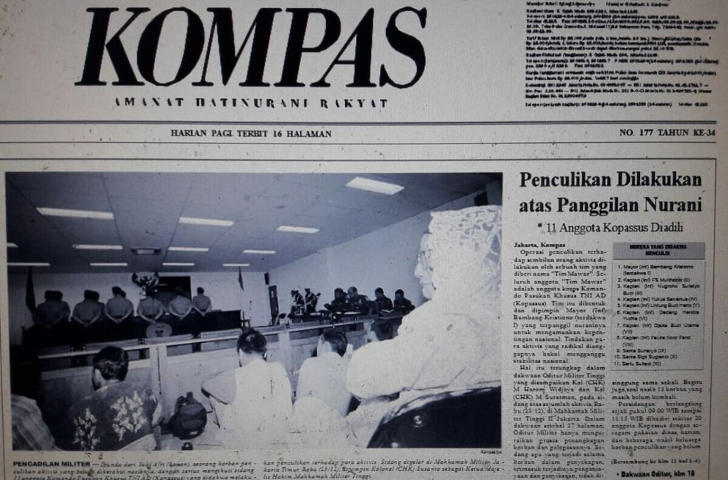 Berita di halaman utama Harian “Kompas” pada 24 Desember 1998 yang memberitakan pengadilan terhadap 11 anggota Kopassus yang terlibat penculikan aktivis prodemokrasi tahun 1997-1998.