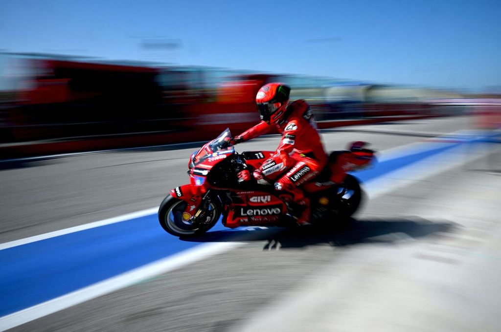 Meski kesakitan, pebalap Ducati Francesco Bagnaia mampu mengakhiri sesi latihan di MotoGP seri San Marino dengan baik, Jumat (8/9/2023). Ia mampu menempati posisi ketujuh.