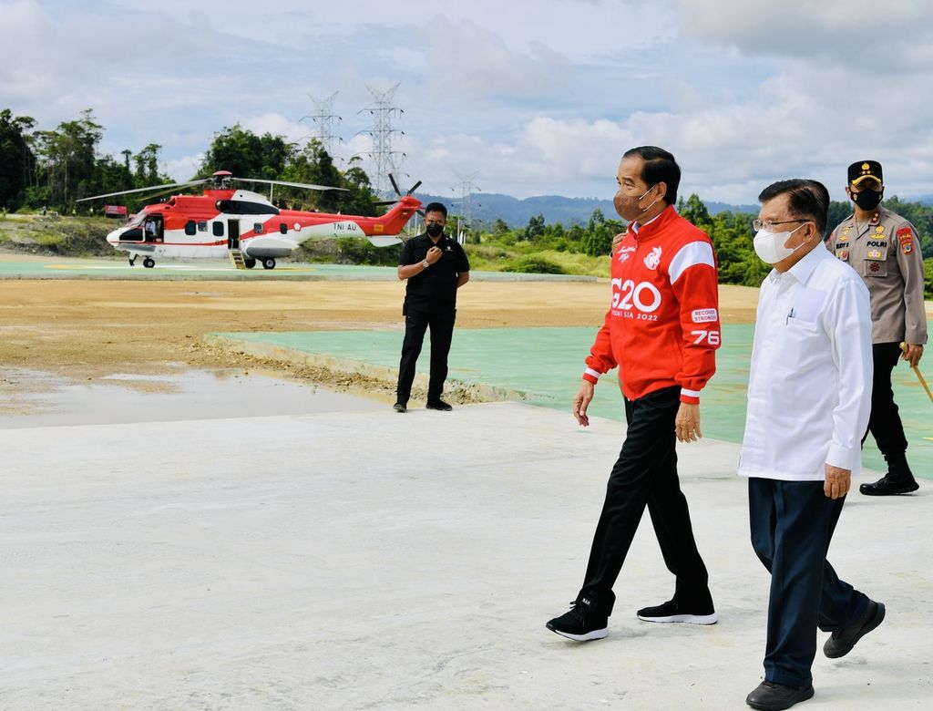 Jokowi-JK di Kabupaten Poso, Sulawesi Tengah, Jumat (25/2/2022).