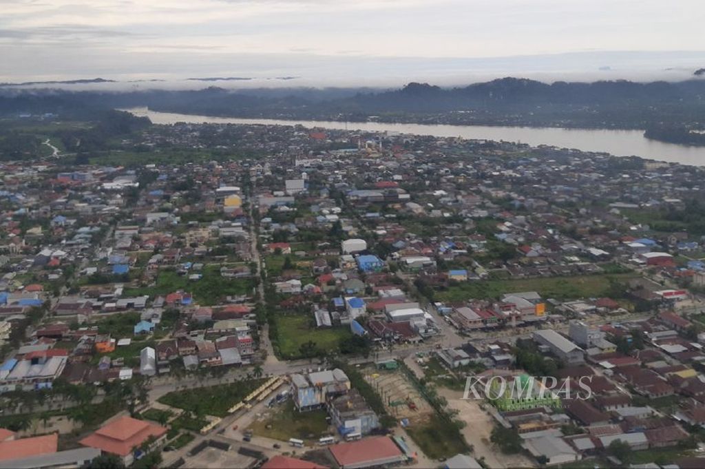 Tanjung Selor, pusat pemerintahan Provinsi Kalimantan Utara, terlihat dari udara, Rabu (24/11/2021).