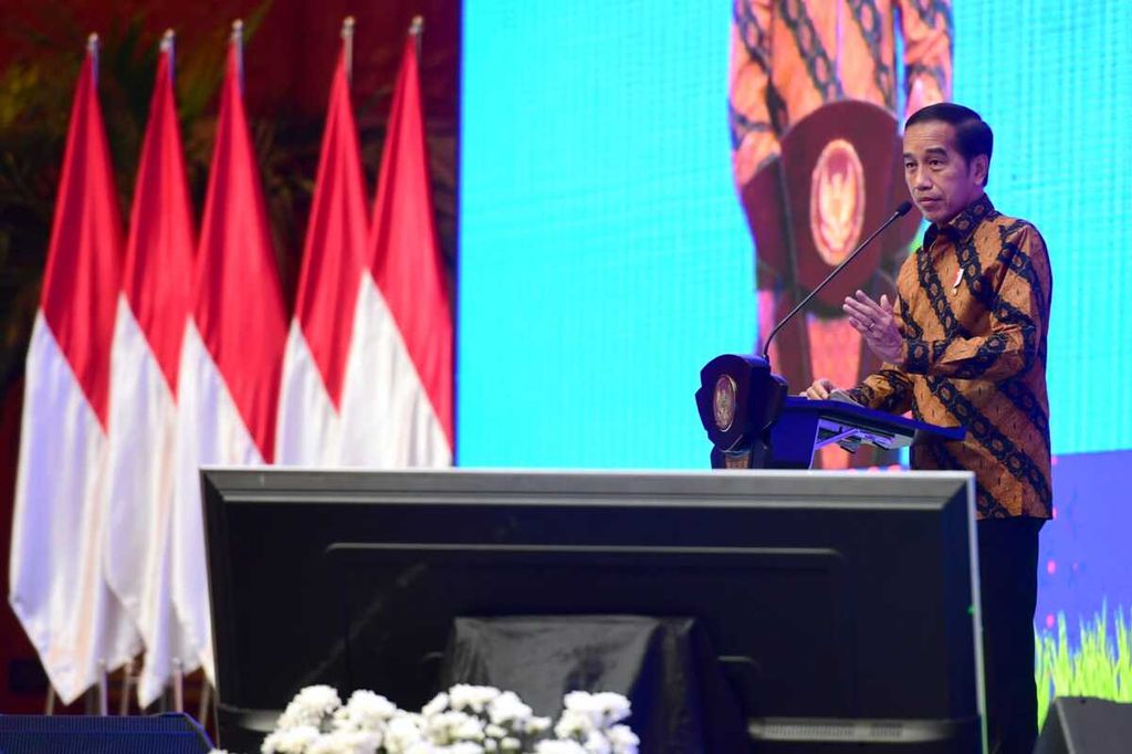 Presiden Joko Widodo saat memberikan pengarahan pada Evaluasi Aksi Afirmasi Gerakan Nasional Bangga Buatan Indonesia di Jakarta Convention Center, Jakarta Pusat, Selasa (24/5/2022) sore.