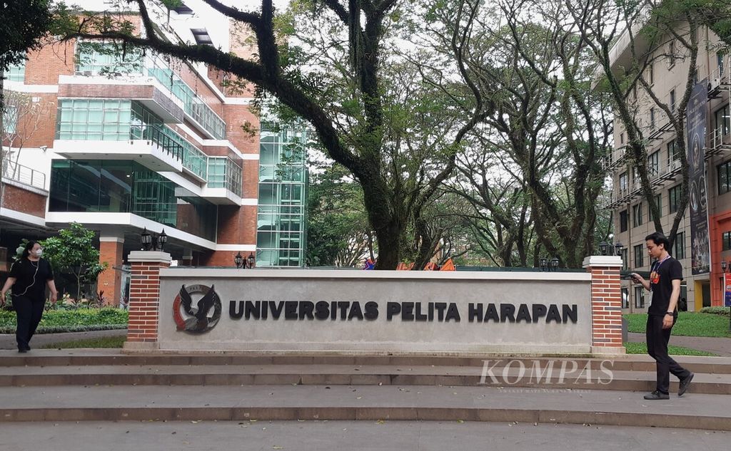 Suasana kampus Universitas Pelita Harapan (UPH), Karawaci, Kota Tangerang, Banten, Kamis (22/6/2023).