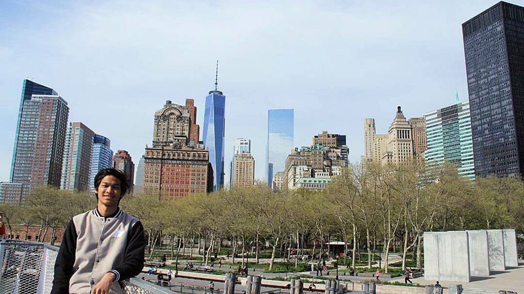 Andre Firmansyah, pemuda  Indonesia, saat jalan-jalan di New York, Amerika Serikat.