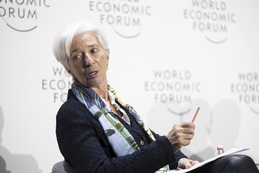 Christine Lagarde, Presiden Bank Sentral Eropa atau European Central Bank (ECB), berbicara pada pertemuan tahunan Forum Ekonomi Dunia di Davos, Swiss, 19 Januari 2023. 