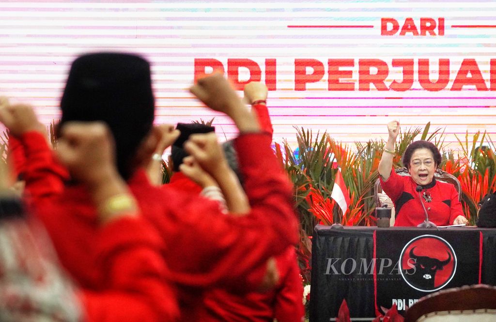 Ketua Umum Partai Demokrasi Indonesia Perjuangan (PDI-P) Megawati Soekarnoputri berpidato dalam acara Pengumuman Bakal Calon Kepala Daerah dan Wakil Kepala Daerah di Kantor DPP PDI-P, Jakarta, Senin (26/8/2024).