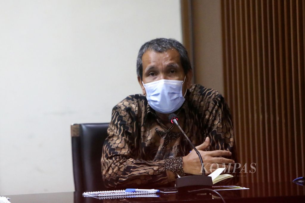 Deputi Pencegahan dan Monitoring KPK Pahala Nainggolan saat konferensi pers di Gedung KPK, Jakarta, Kamis (22/4/2021). 