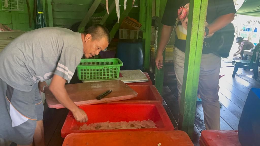 Polisi menemukan penjualan tanpa izin sirip dan ekor ikan pari di Tempat Penjualan Ikan Jalan Pangkalan, RT 001 Desa Bunyu Selatan, Kecamatan Bunyu, Kabupaten Bulungan, Kaltara, Senin (28/11/2022).