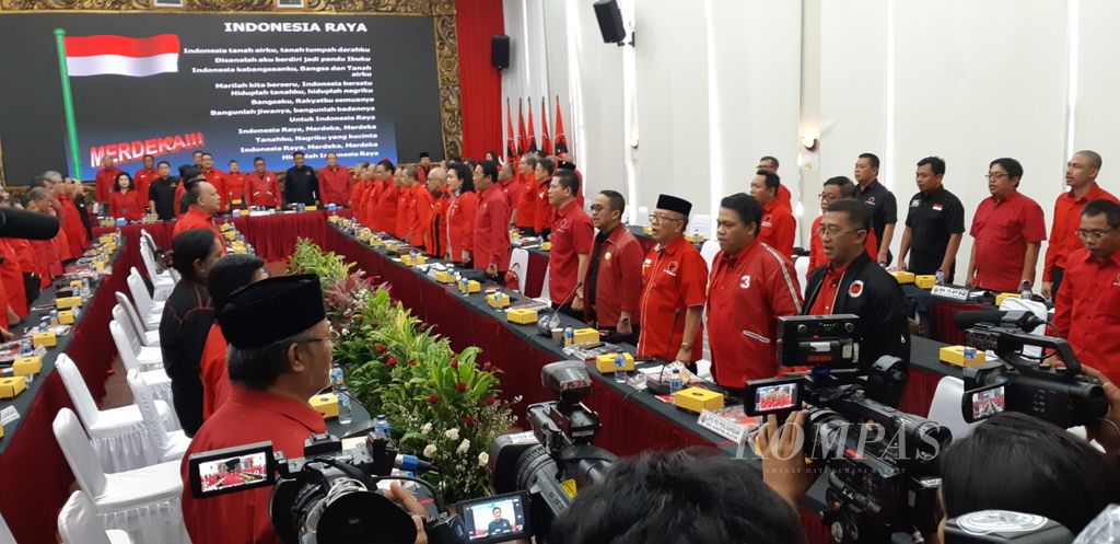 PDI-P menggelar rapat koordinasi nasional untuk pemenangan Pemilu 2019 dan persiapan Hari Ulang Tahun Ke-46 PDI-P, di Jakarta, Sabtu (1/12).