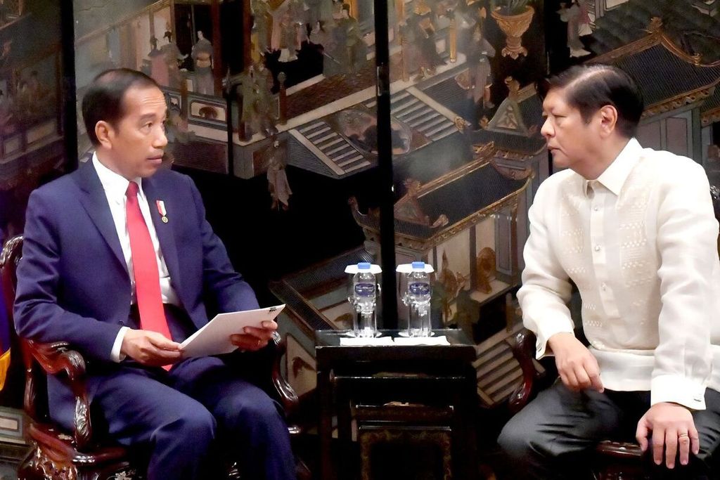 Kerja sama di bidang politik dan keamanan, ekonomi, serta kawasan menjadi bahasan dalam pertemuan bilateral Presiden Joko Widodo dan Presiden Filipina Marcos Jr di Istana Malacanang, Manila, Filipina, Kamis (10/1/2024).