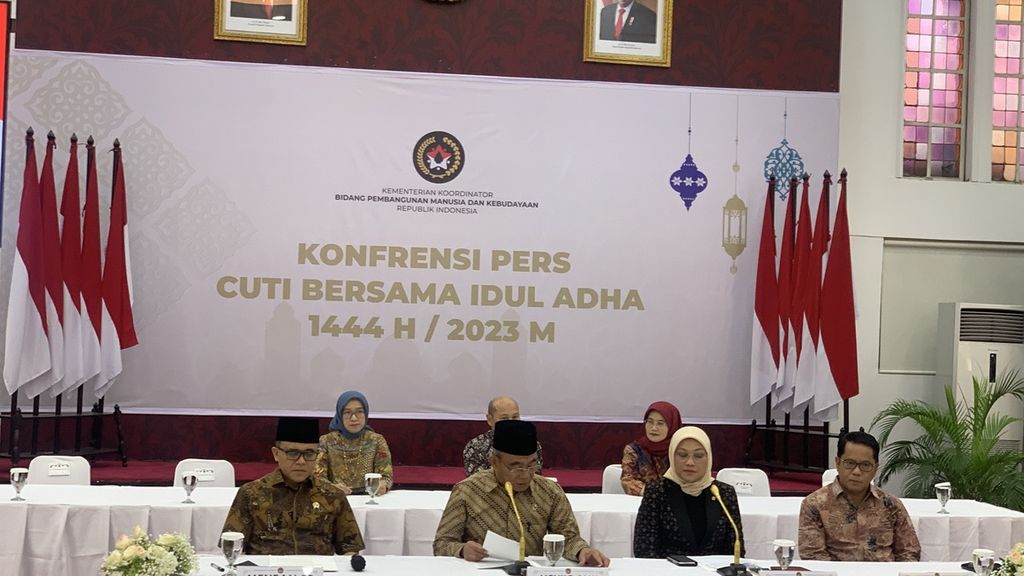 Konferensi Pers Menteri Koordinator Bidang Pembangunan Manusia dan Kebudayaan Muhadjir Effendy tentang penetapan penambahan cuti bersama Idul Adha 2023 di Jakarta, Kamis (22/6/2023). 