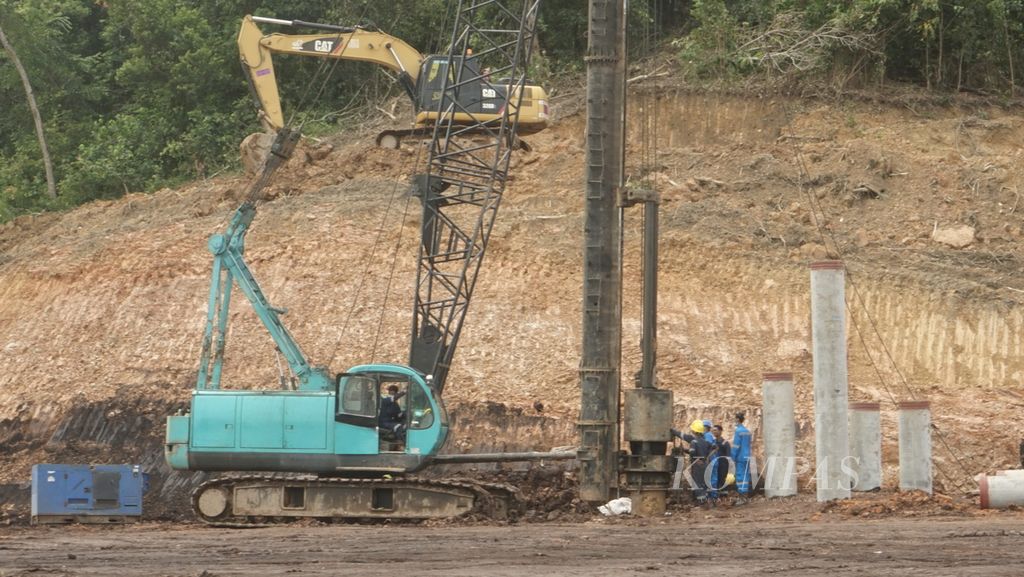 Lokasi pembangunan proyek gasifikasi batubara di Kawasan Industri Tanjung Enim, Tanjung Lalang, Tanjung Agung, Muara Enim, Sumatera Selatan, Senin (24/1/2022). Proyek ini ditargetkan selesai sampai 30 bulan ke depan. Konversi diharapkan dapat mengurangi biaya impor LPG yang sangat membebankan APBN.
