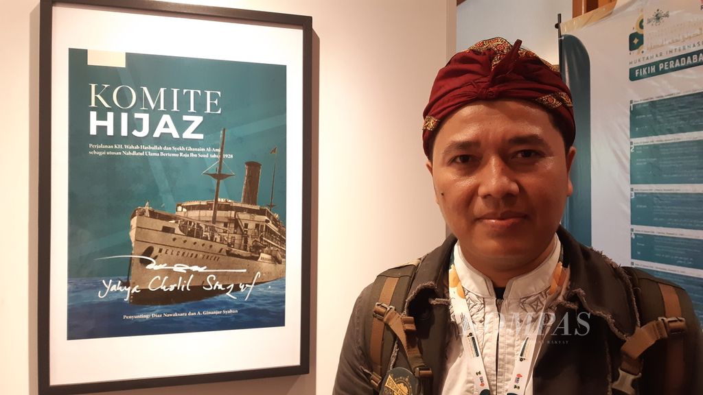 Diaz Nawaksara, kurator pameran sekaligus pengumpul manuskrip dan foto-foto dalam Pameran Komkite Hijaz, 5-6 Februari 2023 di Surabaya.