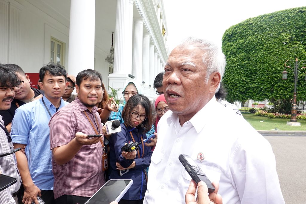 Menteri Pekerjaan Umum dan Perumahan Rakyat Basuki Hadimuljono memberikan keterangan pers di Kompleks Istana Kepresidenan, Jakarta, Rabu (13/3/2024).