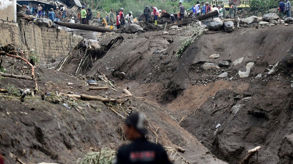 Lokasi banjir bandang di Desa Bulukerto, Kecamatan Bumiaji, Kota Batu, Jawa Timur, Jumat (5/11/2021). 