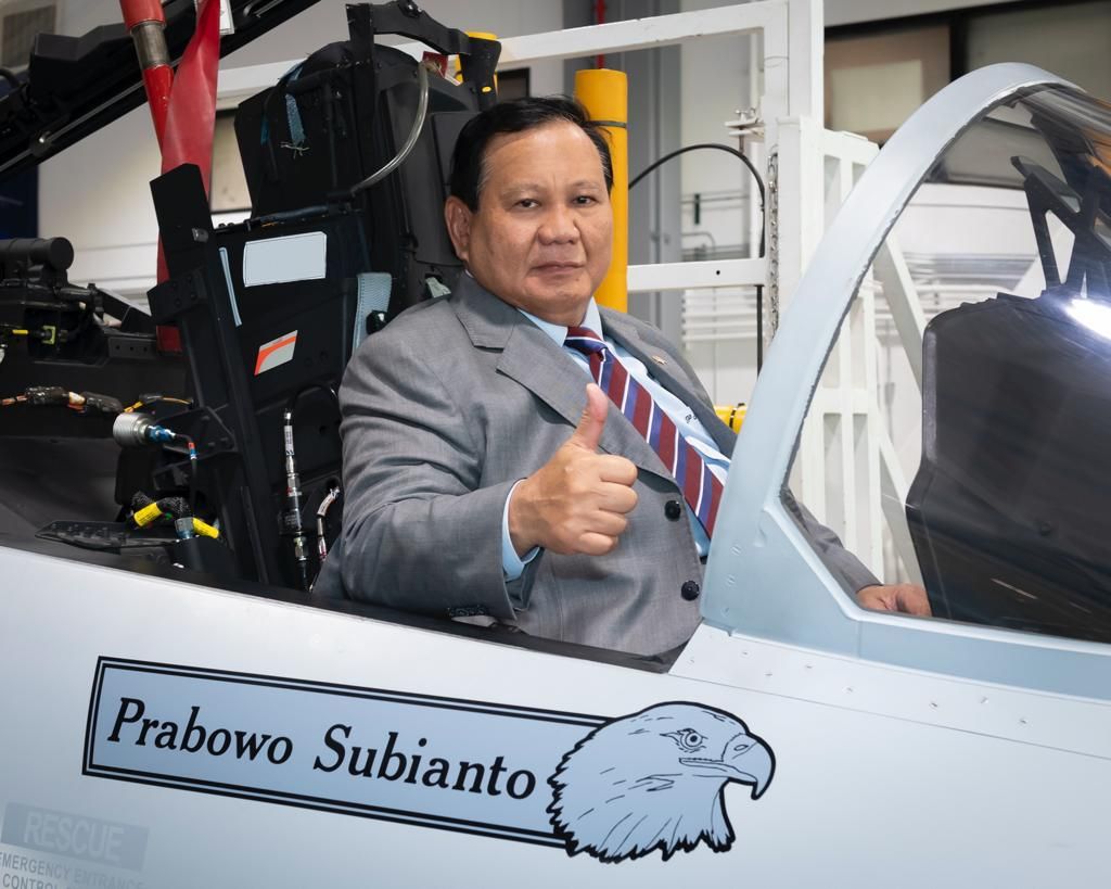 Menteri Pertahanan Prabowo Subianto memuji kualitas dan interoperabilitas F-15EX dengan pesawat-pesawat tempur TNI AU lain, Senin (21/8/2023) waktu setempat, di St Louis, Amerika Serikat.
