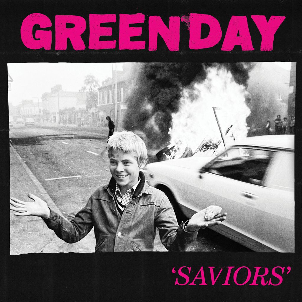 Sampul album <i>Saviors</i> dari Green Day