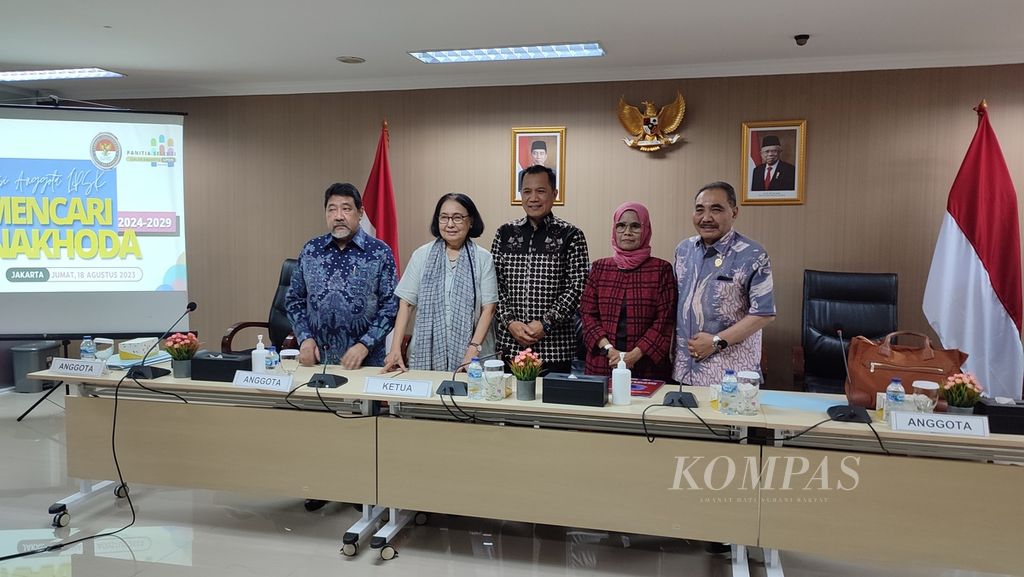 Jumpa pers tim Panitia Seleksi Lembaga Perlindungan Saksi dan Korban periode 2024-2029, Jumat (18/8/2023), di Jakarta. 
