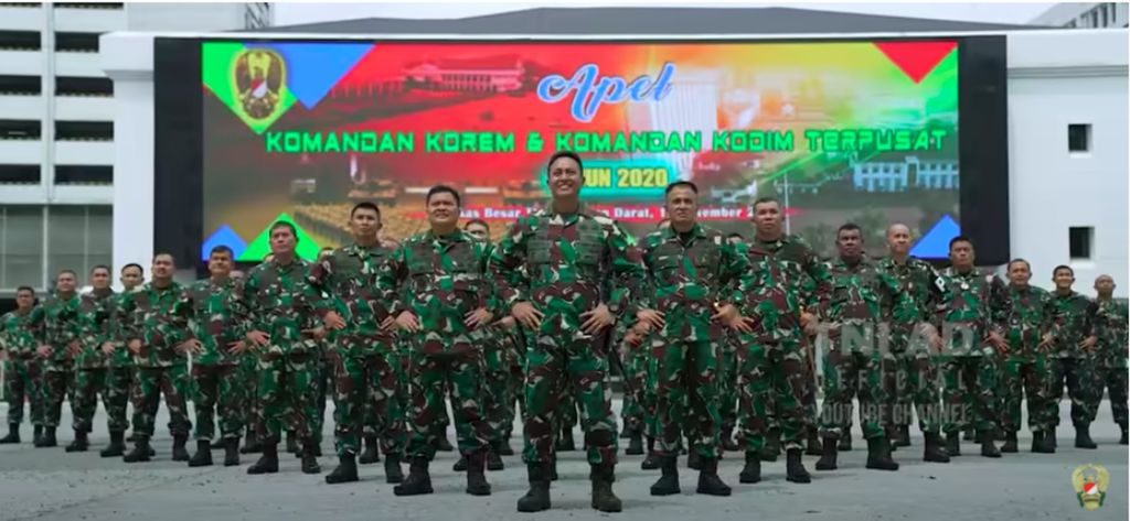 Jenderal (TNI) Andika Perkasa saat masih menjabat Kepala Staf TNI AD bersama semua Komandan Korem dan Komandan Kodim di Mabes TNI AD, Desember 2020.
