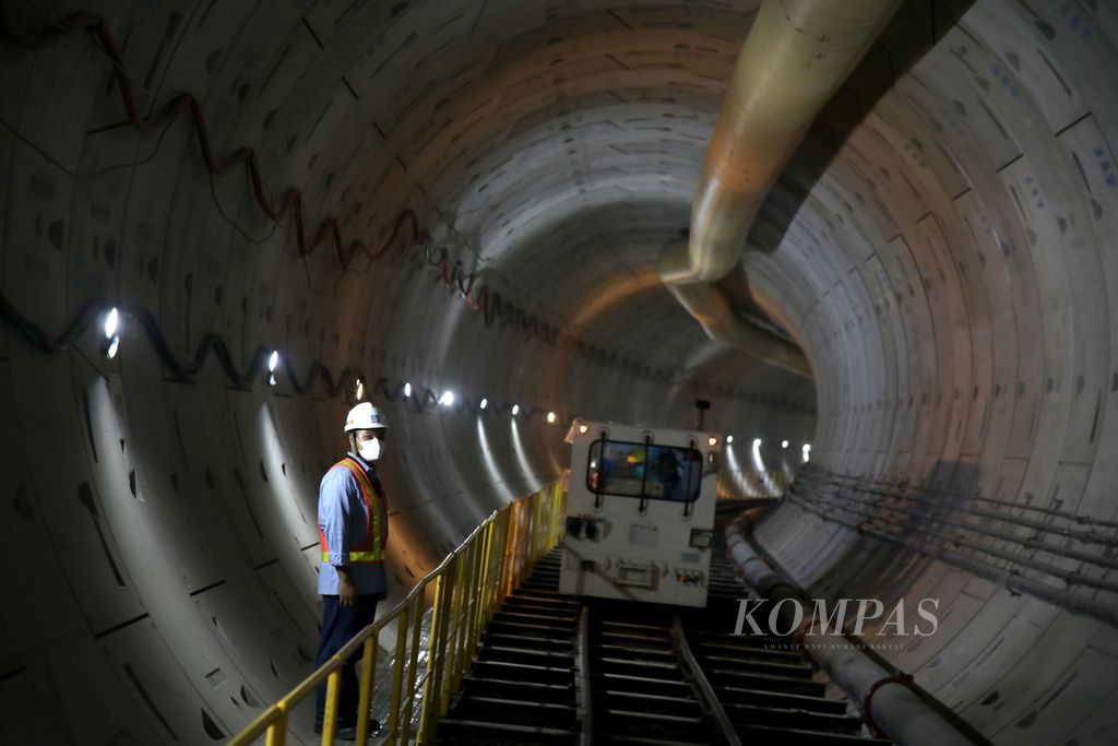 Salah satu terowongan proyek MRT Jakarta fase 2A (Bundaran HI-Kota) di Stasiun Monas, Jakarta, Selasa (20/9/2022).