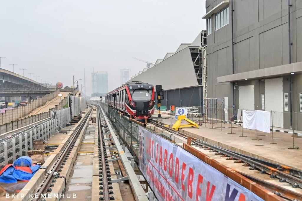 Pembangunan moda transportasi LRT Jabodebek hampir selesai digarap. 