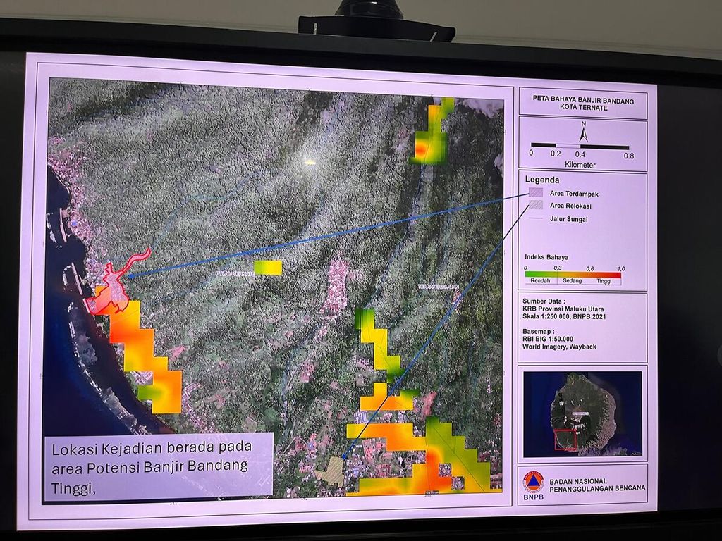 Peta kajian cepat rawan bencana milik Badan Nasional Penanggulangan Bencana terkait potensi bencana di lokasi relokasi warga banjir bandang di Kelurahan Rua, Ternate, Maluku Utara, Rabu (30/8/2024).