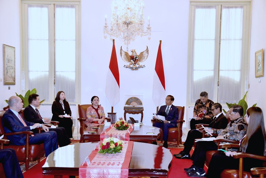 Presiden Joko Widodo menerima sejumlah delegasi MIKTA Speakers’ Consultation ke-9 di Istana Merdeka, Jakarta, pada Senin (20/11/2023).