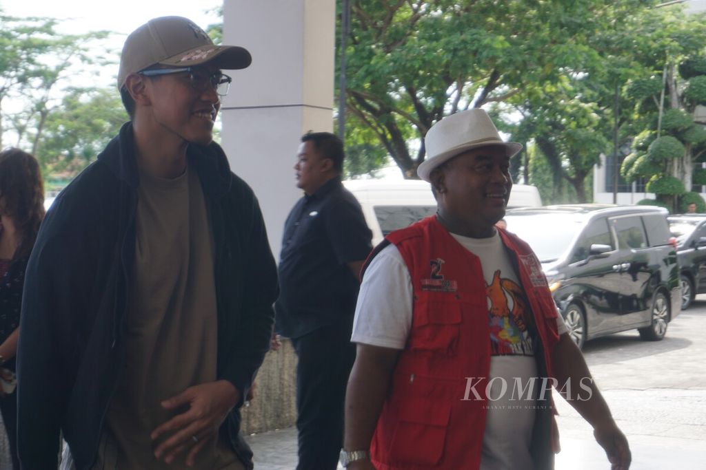 Ketua Umum PSI Kaesang Pangarep berkunjung ke Purwokerto, Banyumas, Jawa Tengah, Selasa (19/12/2023).