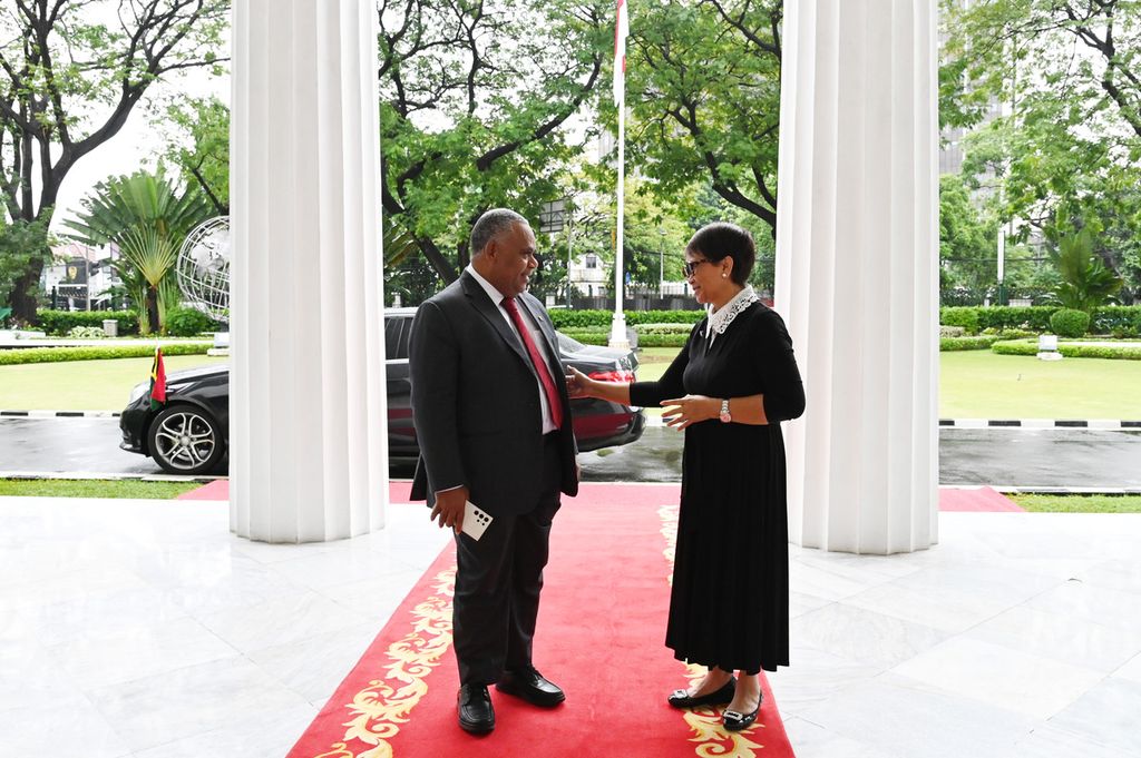 Menteri Luar Negeri RI Retno Marsudi menyambut Menteri Luar Negeri Vanuatu Jotham Napat di Jakarta, Jumat (16/6/2023). Indonesia terus mengoptimalkan diplomasi di kawasan Pasifik Selatan. Vanuatu salah satu negara Pasifik yang paling kritis terhadap Indonesia