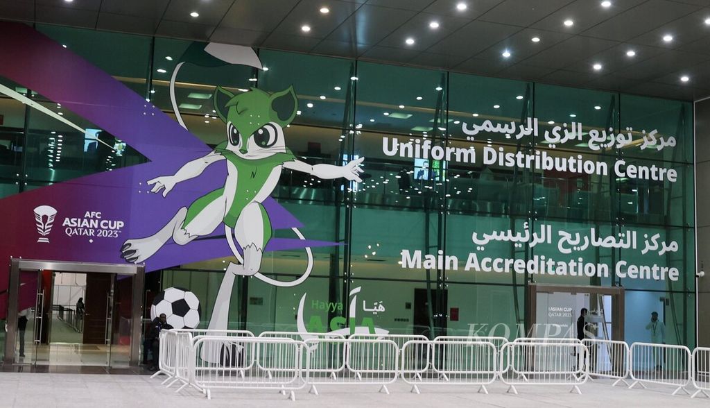 Suasana gedung Doha Exhibition Center yang menjadi lokasi pusat akreditasi Piala Asia 2023 Kota Doha, Qatar, Rabu (10/1/2024). Doha bersiap menjadi tuan rumah Piala Asia 2023 yang akan diikuti 24 negara termasuk Indonesia. 