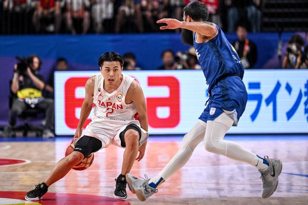 Pemain Jepang Yuki Togashi saat tampil di Piala Dunia FIBA 2023 melawan Tanjung Verde, 2 September 2023. Jepang mengandalkan sejumlah pemain dari kompetisi lokal untuk tampil di Piala Dunia.