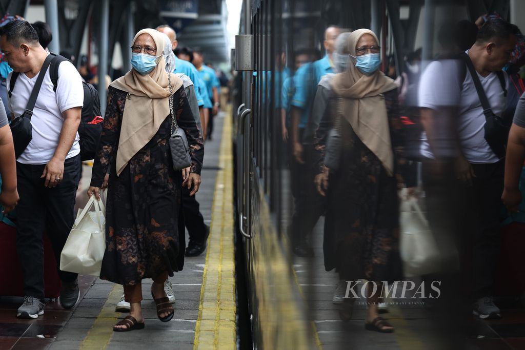 https://cdn-assetd.kompas.id/sU7s9Hcf1egKcdsz-_B5vlPy9ZQ=/1024x683/filters:watermark(https://cdn-content.kompas.id/umum/kompas_main_logo.png,-16p,-13p,0)/https%3A%2F%2Fasset.kgnewsroom.com%2Fphoto%2Fpre%2F2023%2F12%2F26%2F43bc3134-2385-44a3-9566-06c6d225d1a1_jpg.jpg