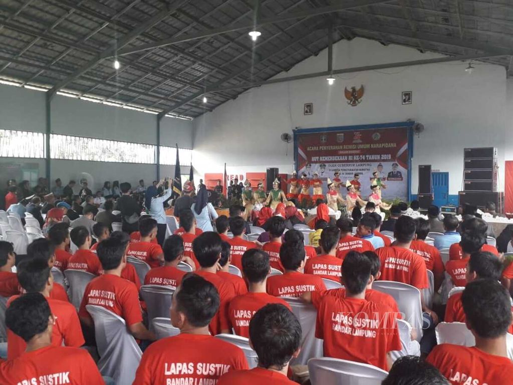 Sebanyak 4.909 narapidana di Provinsi Lampung mendapat remisi atau pemotongan masa hukuman pidana penjara dari pemerintah. Para warga binaan itu diharapkan bisa hidup lebih baik setelah keluar dari penjara.