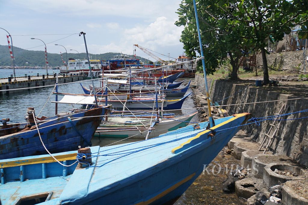 Kapal-kapal nelayan asing ditahan di Pangkapan PSDKP Bitung, Sulawesi Utara, Senin (17/2/2020).