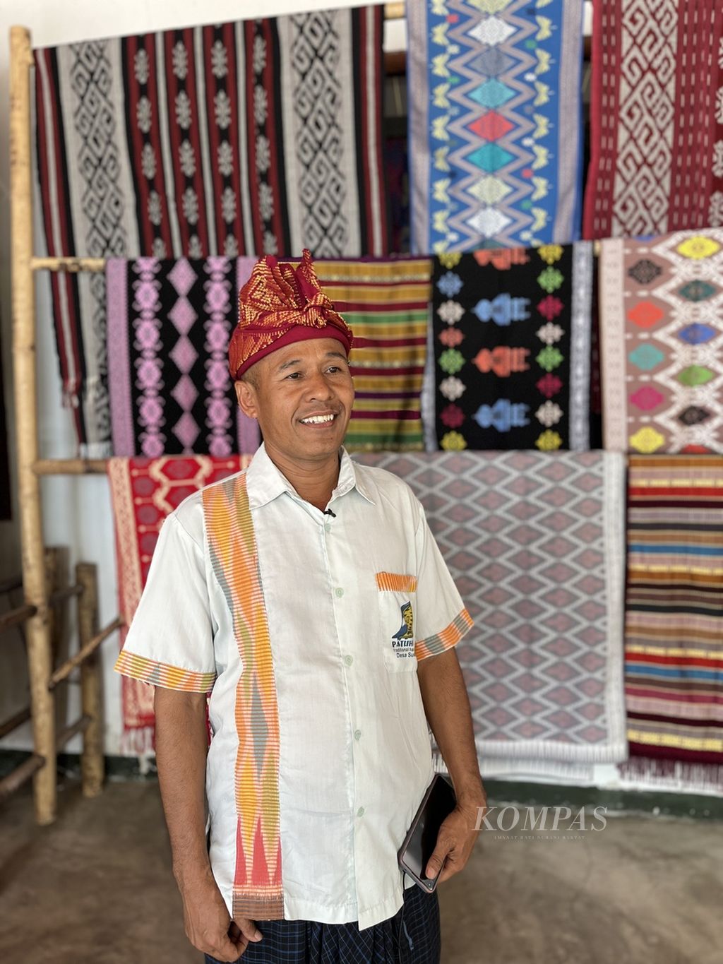 Lia Tera Amin, pemilik Patuh Artshop di Desa Sukarara, Kecamatan Jonggat, Lombok Tengah, NTB, Kamis (6/7/2023).