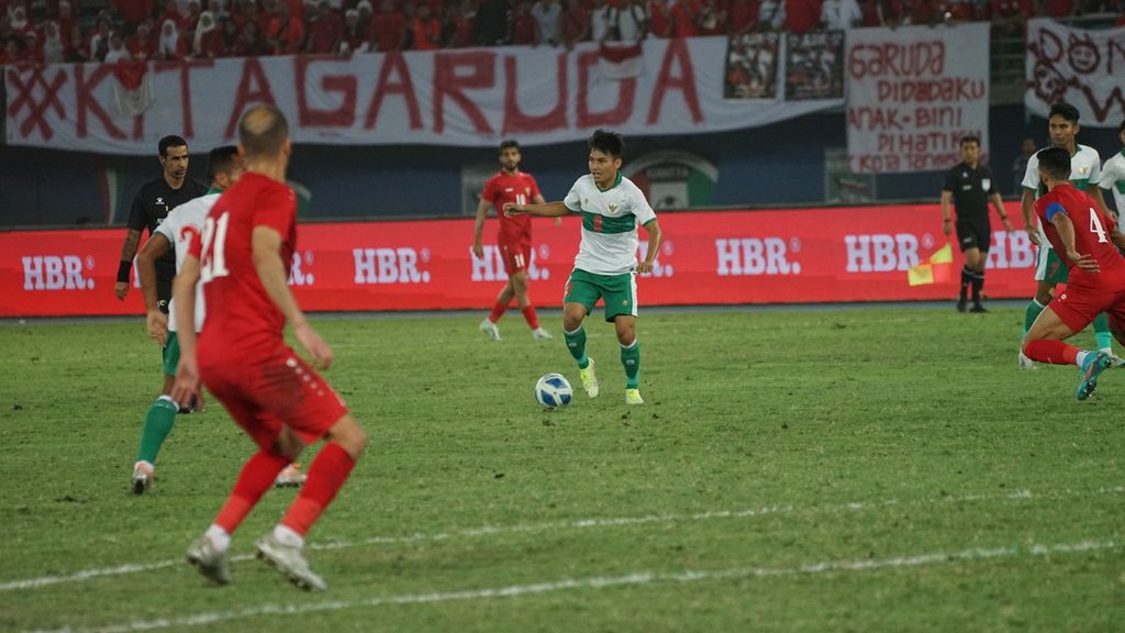 Pemain timnas Indonesia Witan Sulaeman beraksi dalam pertandingan pertandingan Grup A kualifikasi Piala Asia 2023 antara Indonesia dan Jordania di Stadion Jaber Al Ahmed, Kuwait, Minggu (12/6/2022) dini hari WIB. Pertandingan berakhir imbang, 0-0.