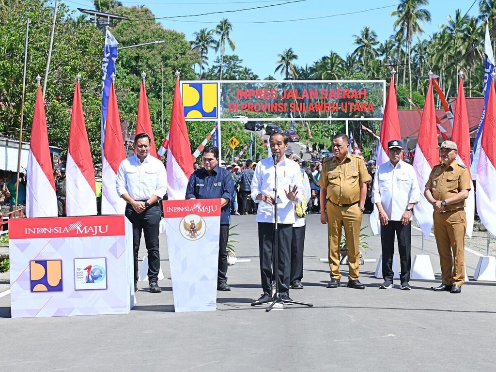 Presiden Joko Widodo meresmikan sembilan ruas jalan yang diperbaiki melalui Inpres Jalan Daerah di Sulawesi Utara, Jumat (23/2/2024).