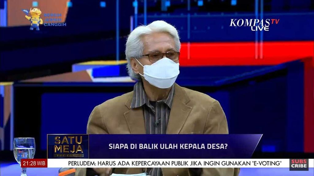 Pengamat politik Mochtar Pabottingi pada Satu Meja the Forum bertajuk Siapa di Balik Ulah Kepala Desa yang disiarkan Kompas TV, Rabu (1/12/2021) malam.