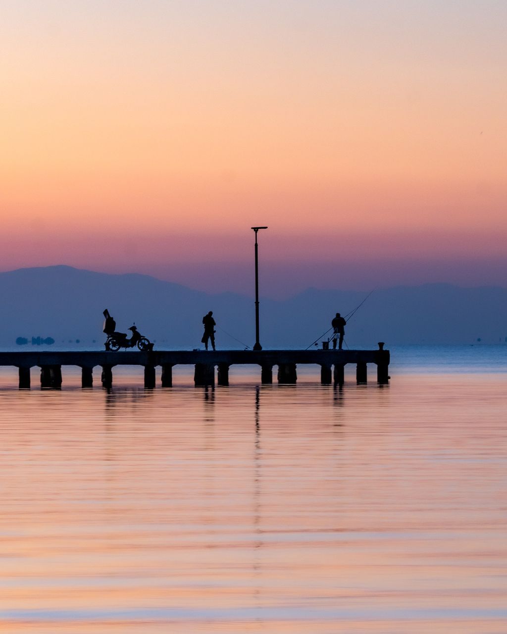 ”Senja di Macedonia” karya Tetti Herdiana dari Malang, Jawa Timur.