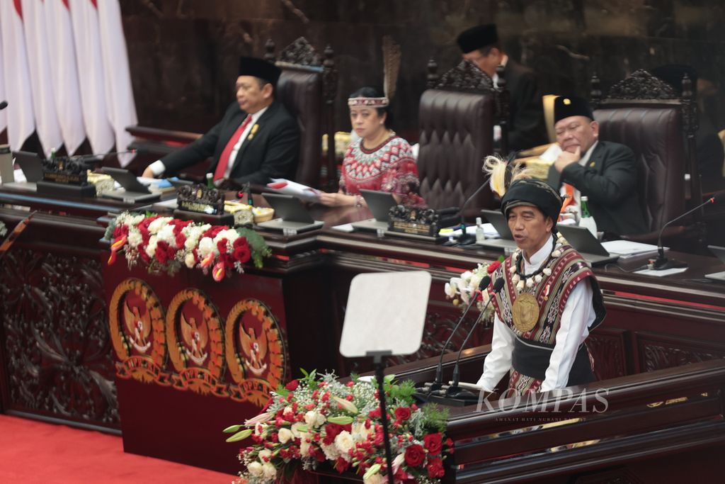 Presiden Joko Widodo menghadiri Sidang Tahunan MPR  dan Sidang Bersama DPR dan DPD di Kompleks Parlemen, Senayan, Jakarta, Rabu (16/8/2023). 