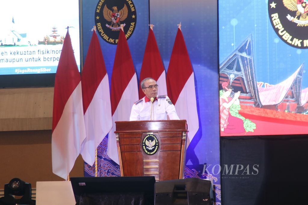 Kepala Badan Siber dan Sandi Negara Hinsa Siburian menjadi pembicara dalam rapat koordinasi kesiapan penyelenggaraan pilkada serentak tahun 2024 di wilayah Sumatera di Medan, Sumatera Utara, Selasa (9/7/2024).