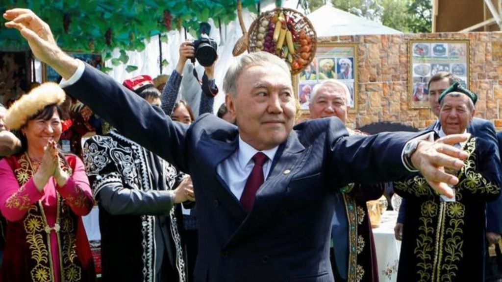 Nursultan Nazarbayev berkuasa selama 30 tahun sebagai Presiden Kazakhstan. Pada Jumat (13/1/2023), parlemen Kazakhstan melucuti hak-hak istimewanya, yang tertera dalam Undang-Undang Presiden Pertama. 
